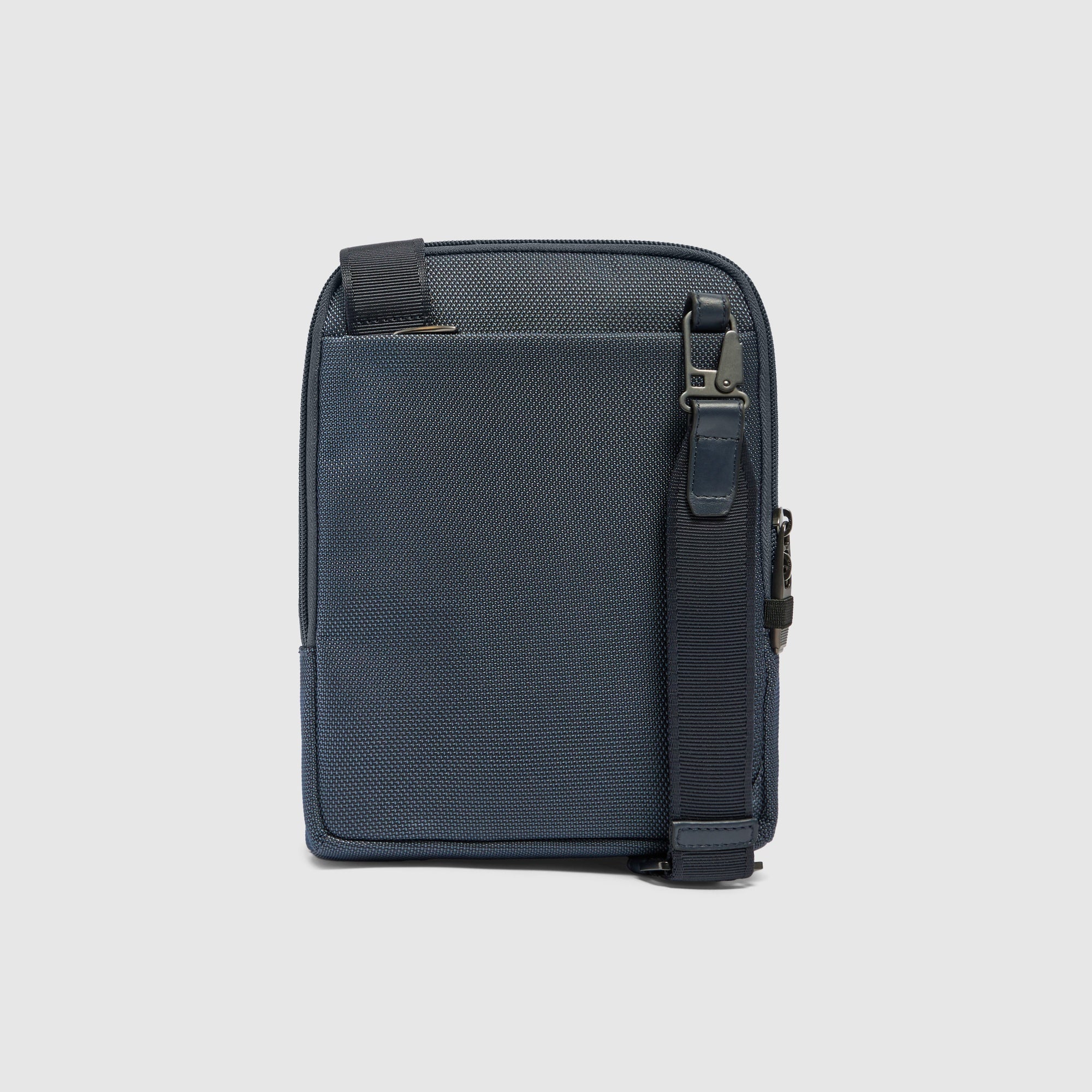 Piquadro Corner 2.0 Herrentasche Schwarz iPad mini Recycling
