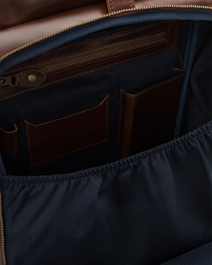 Buckle & Seam Norman Rolltop Leder Rucksack Überraschungsfarbe