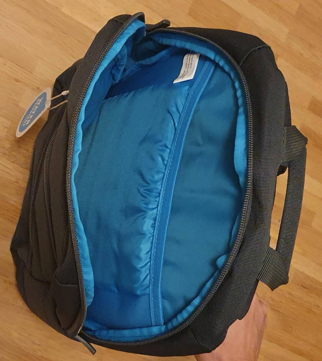 RIVACASE Aviva Laptop Rucksack 15,6 Zoll Schwarz 15L wasserabweisend