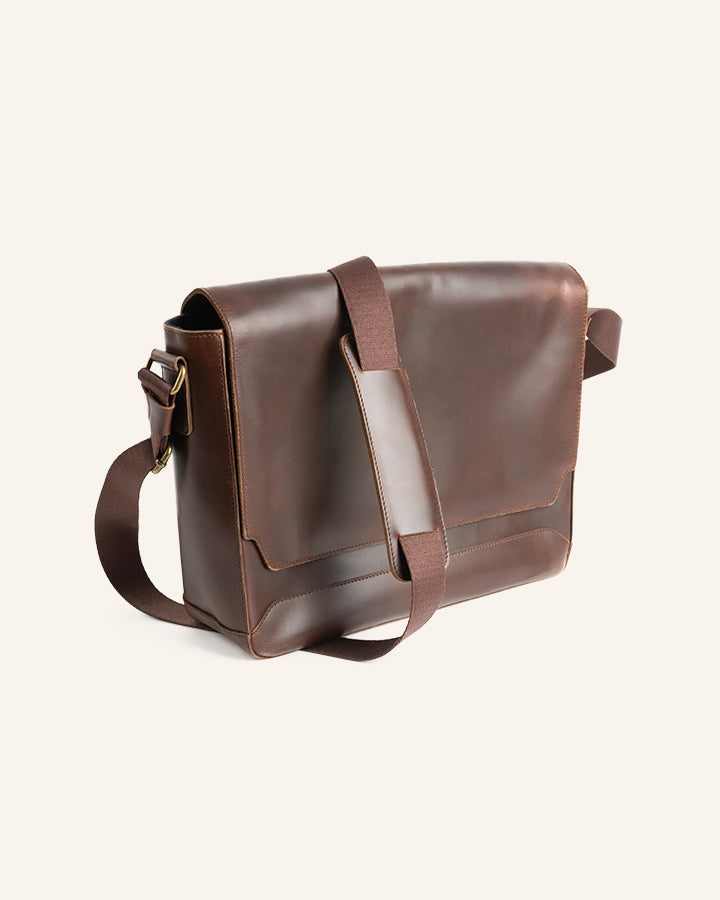 Buckle & Seam Times Messenger Bag Leder mit Laptopfach 15,7 Zoll Blau