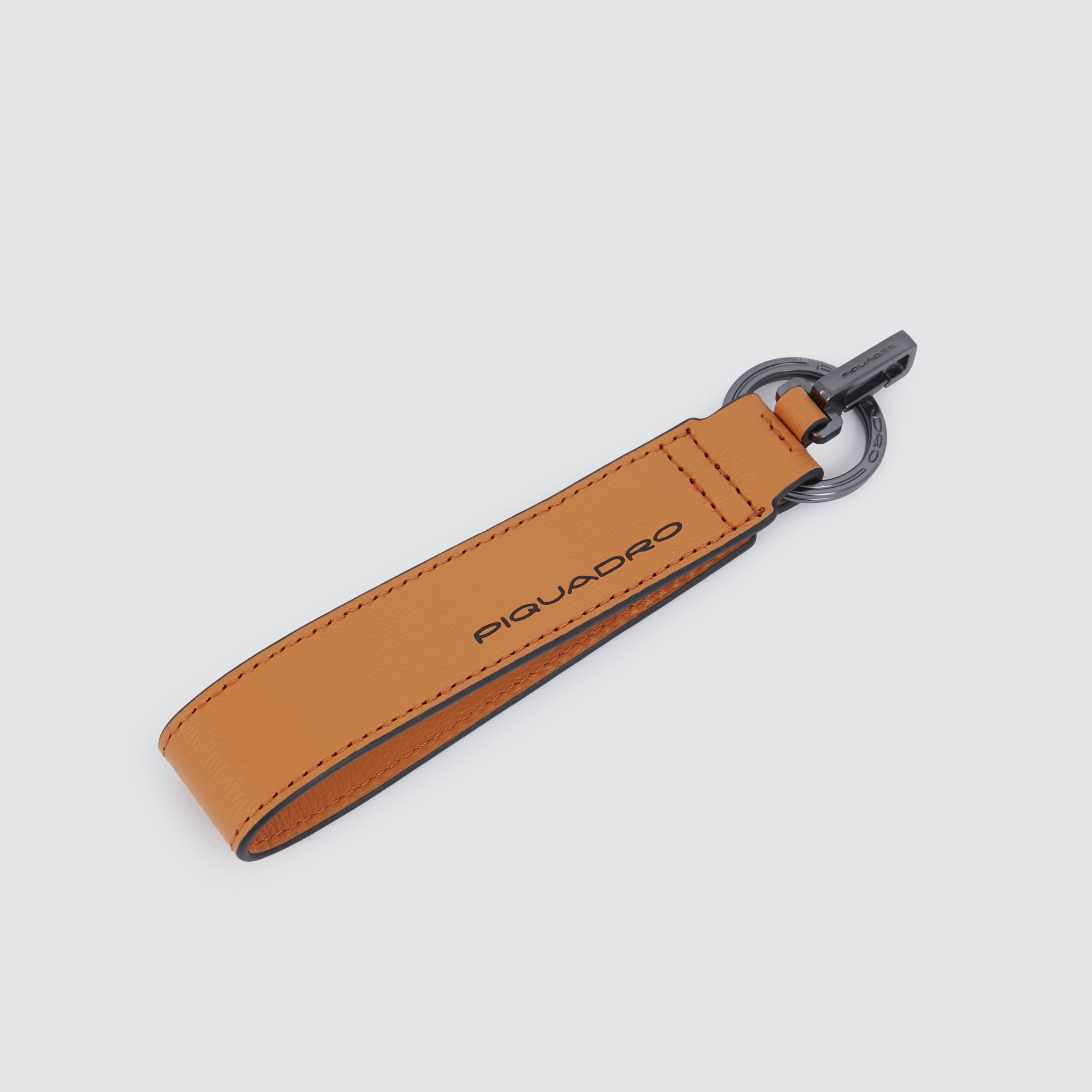 Piquadro Blue Square Kofferanhänger Leder Karabiner braun