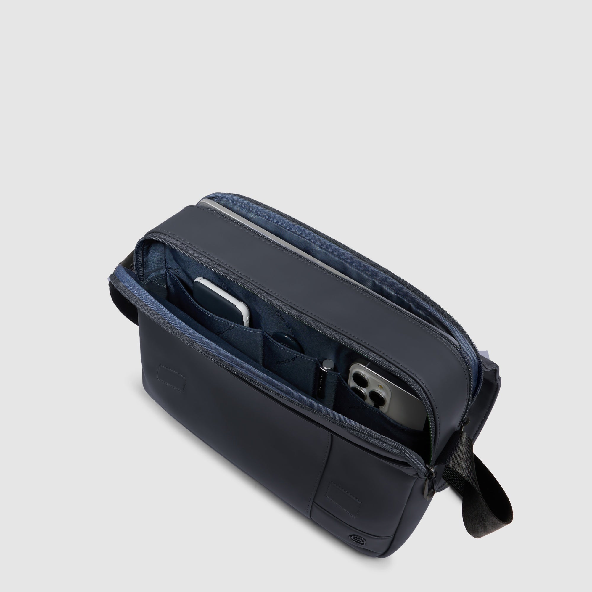 Piquadro Brief Messenger Herren Schwarz Wasserabweisend iPad