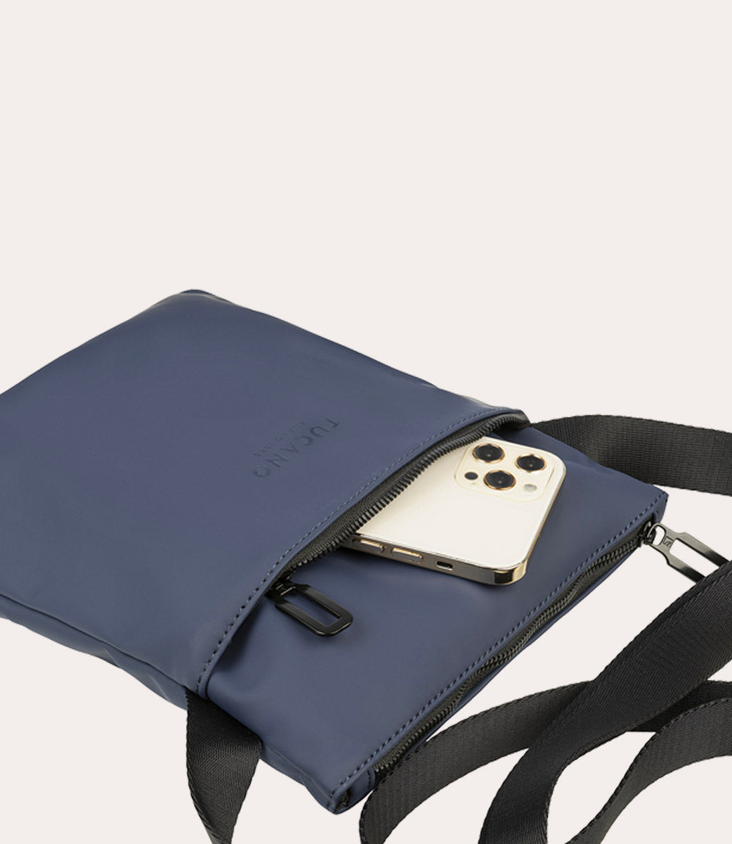 Tucano Gommo Shoulder Bag Umhängetasche Blau gummiert
