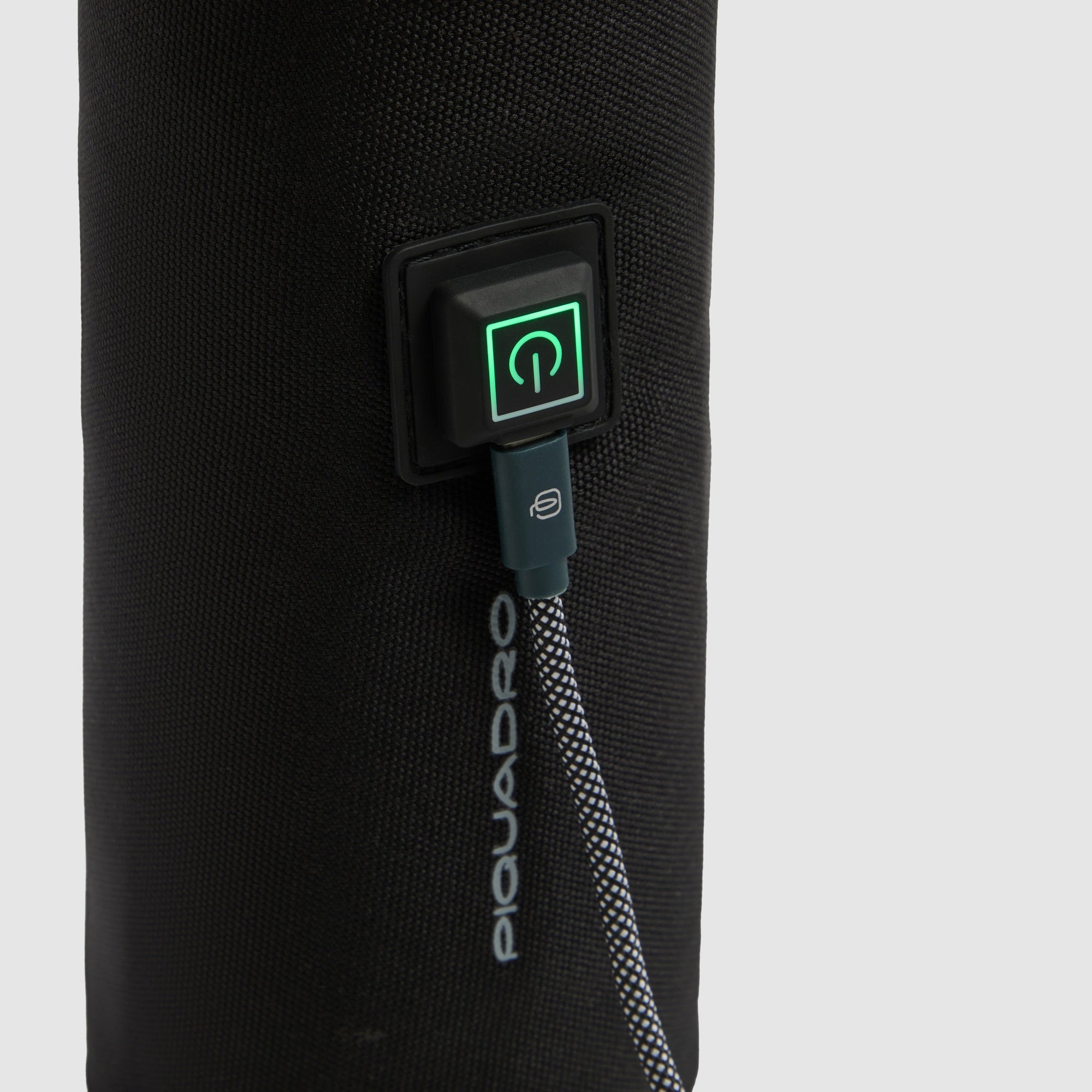 Piquadro Black Square Flaschenhalter Schwarz wärmend