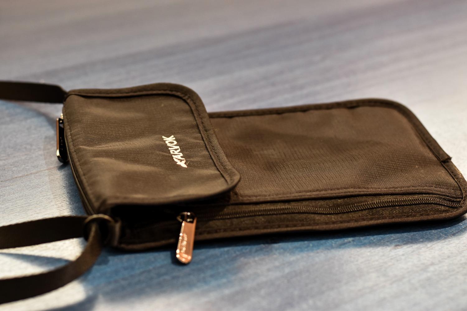 ARVOK Travel Accessories Brustbeutel RFID 10 Fächer schwarz