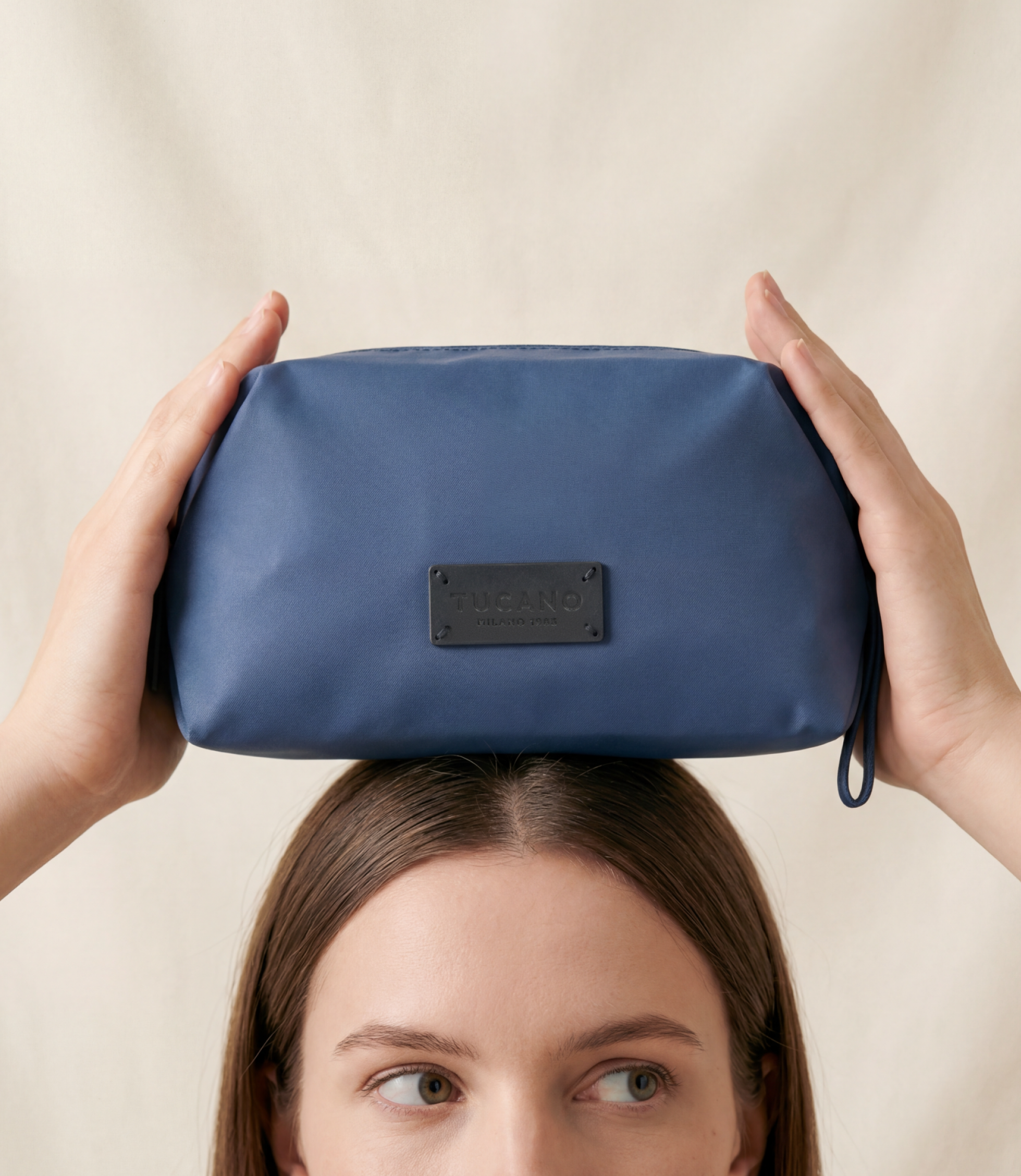 Tucano Fold Beauty Case Blau Recycling-Nylon Leder