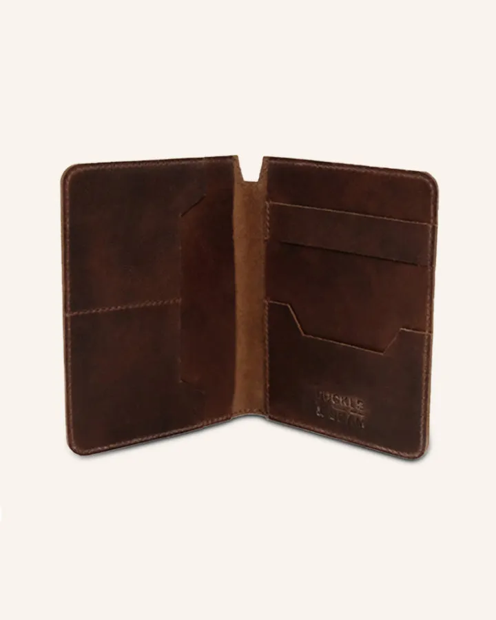 Buckle & Seam Concorde Reisepasshülle Leder Braun 15 cm