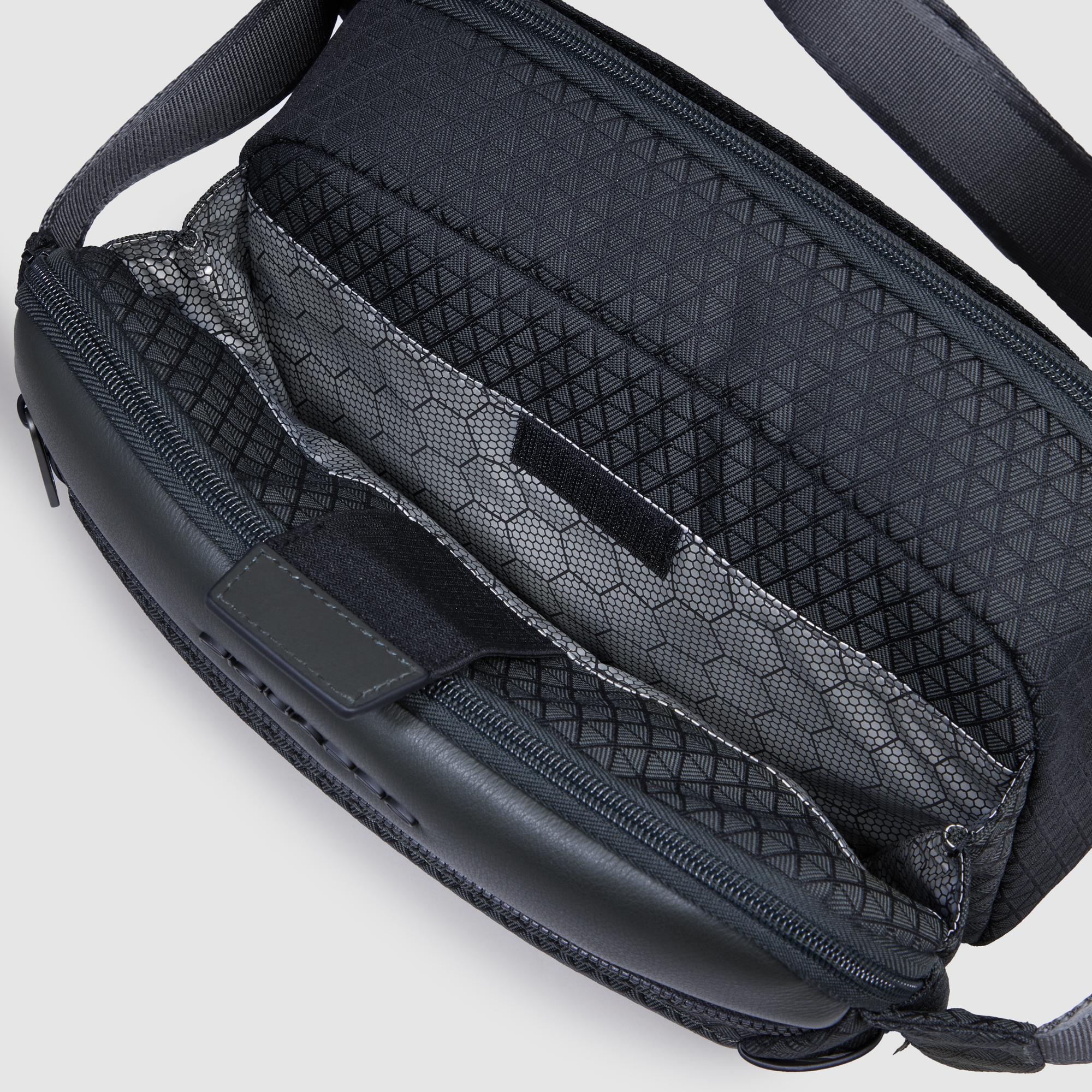 Piquadro Corner 2.0 Bauchtasche Herren Recycled Schwarz