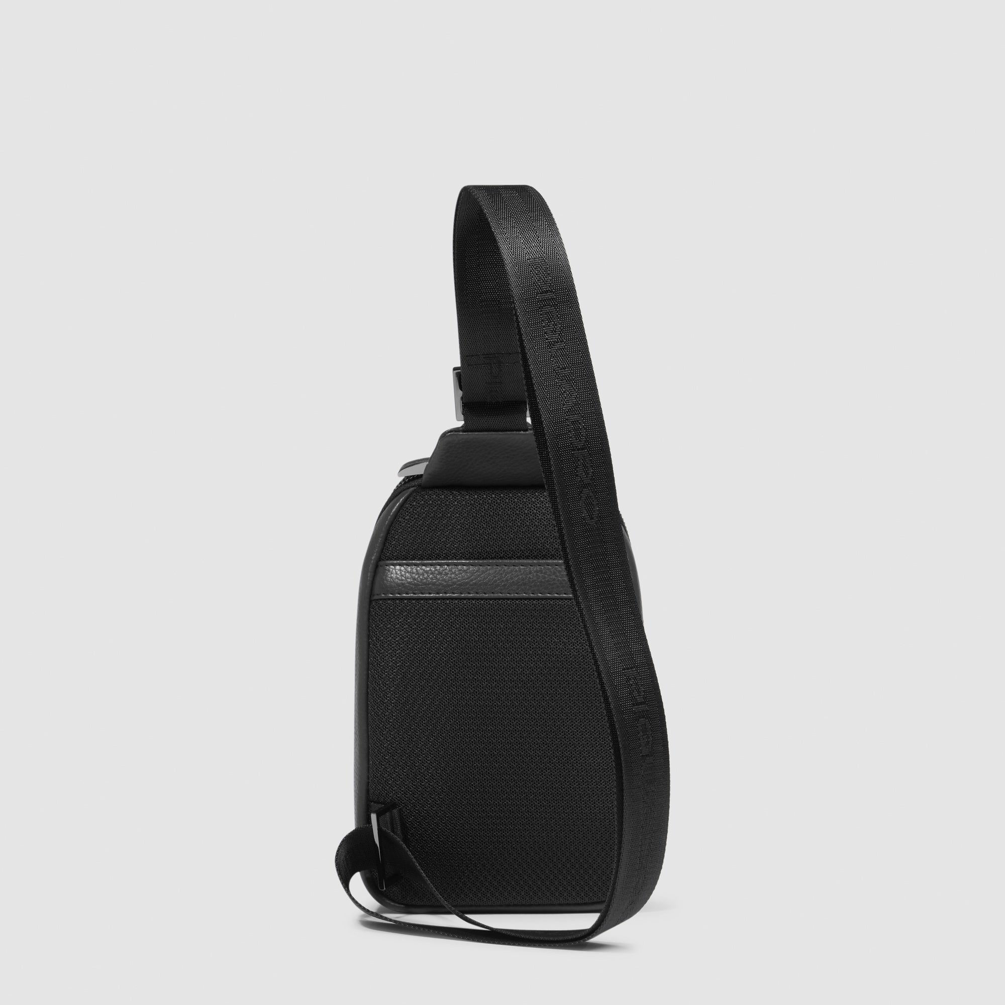 Piquadro Connequ Umhängetasche Schwarz Leder iPhone