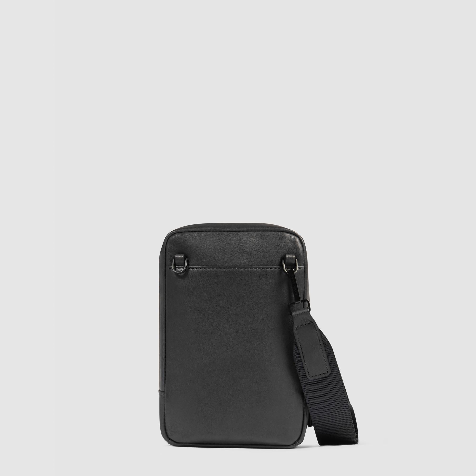 Piquadro Connequ Handytasche Leder Umhängen schwarz Kartenfach