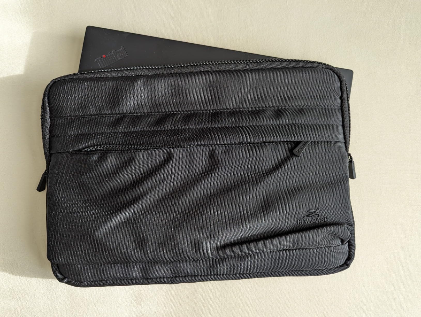 RIVACASE Antishock Laptoptasche 14 Zoll Schwarz