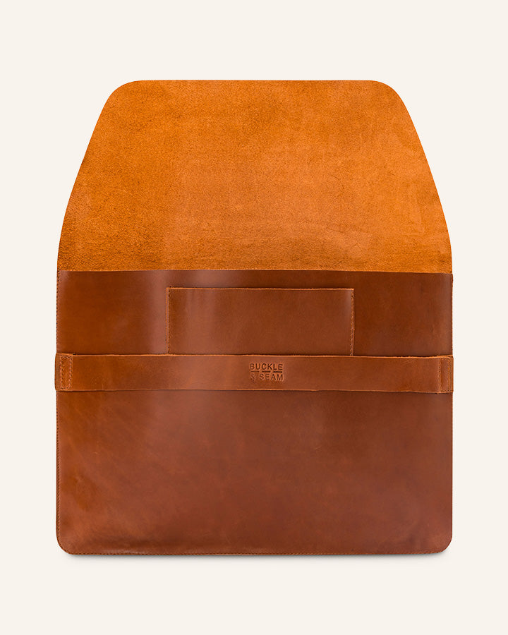Buckle & Seam Terra Laptop Sleeve Leder Braun 15 Zoll mit Handyfach