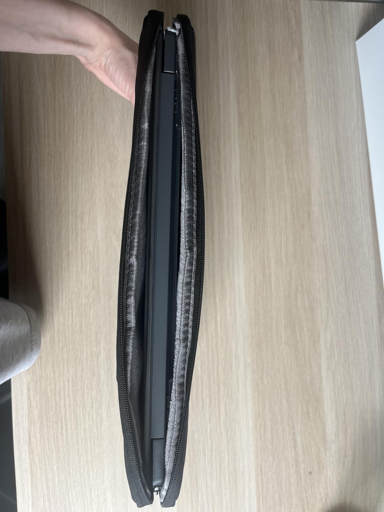 ARVOK Basic Laptophülle 15-15,6 Zoll Schwarz wasserabweisend