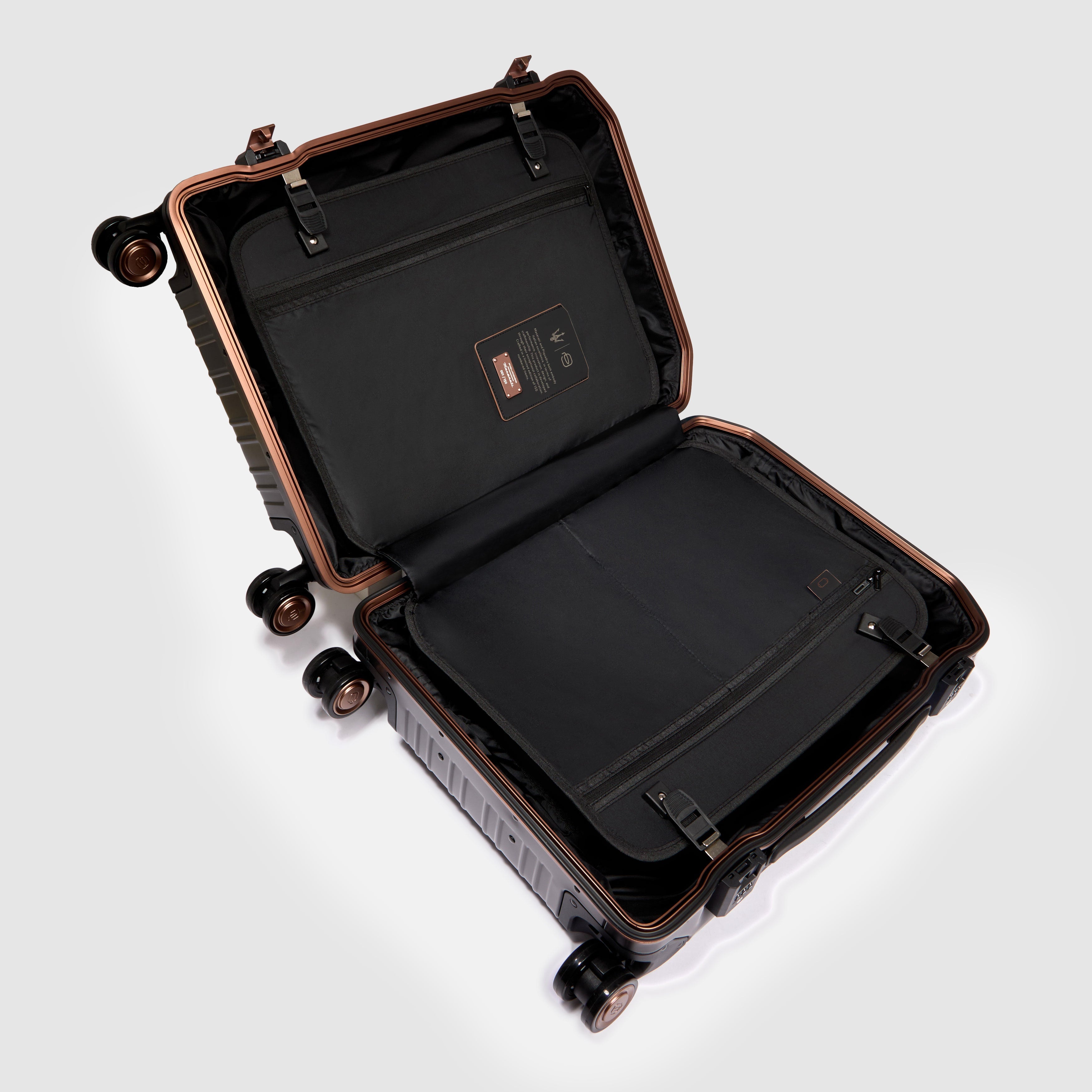 Piquadro PQ-Light Kabinentrolley Maserati Alu schwarz