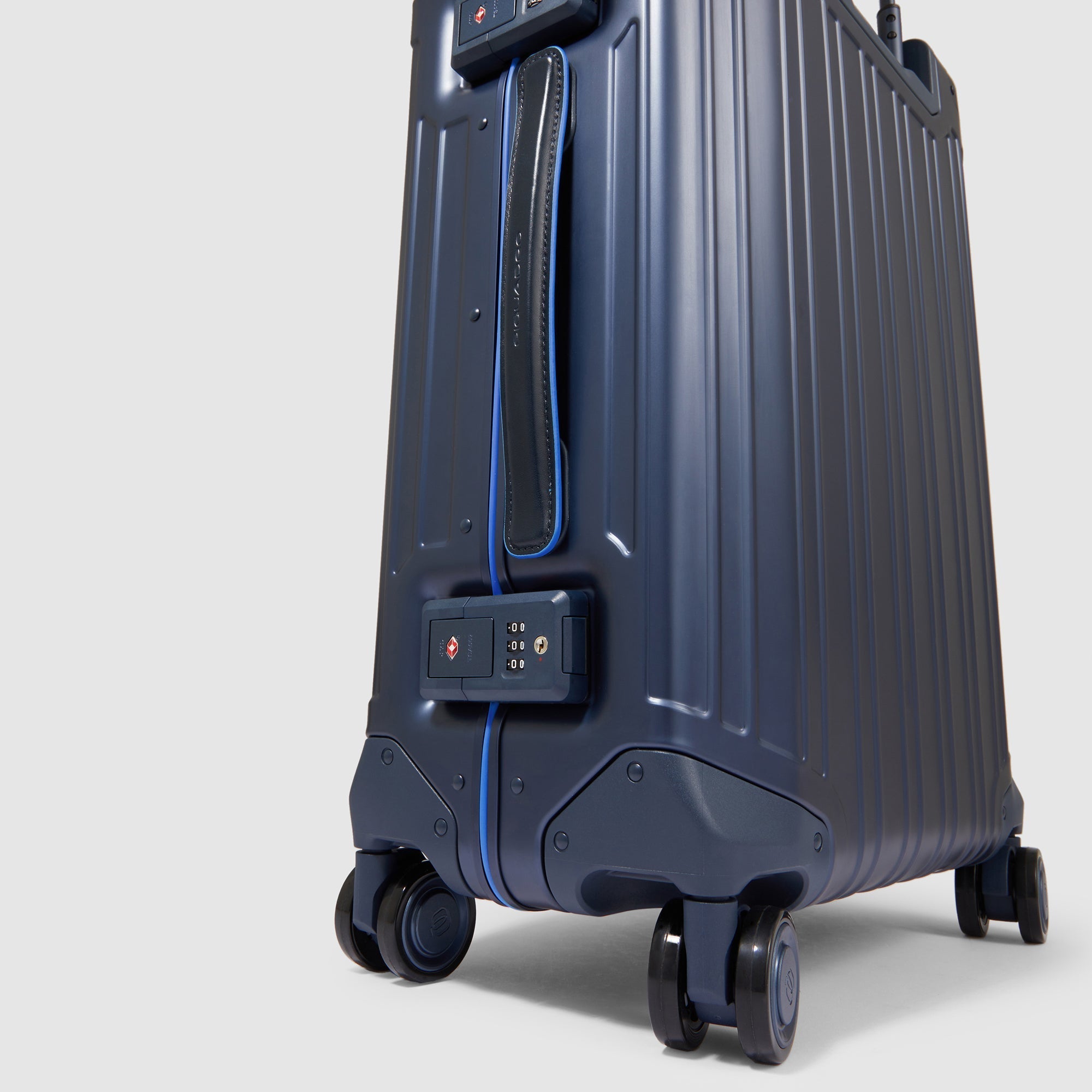 Piquadro PQ-Light Kabinentrolley slim Aluminium Blau