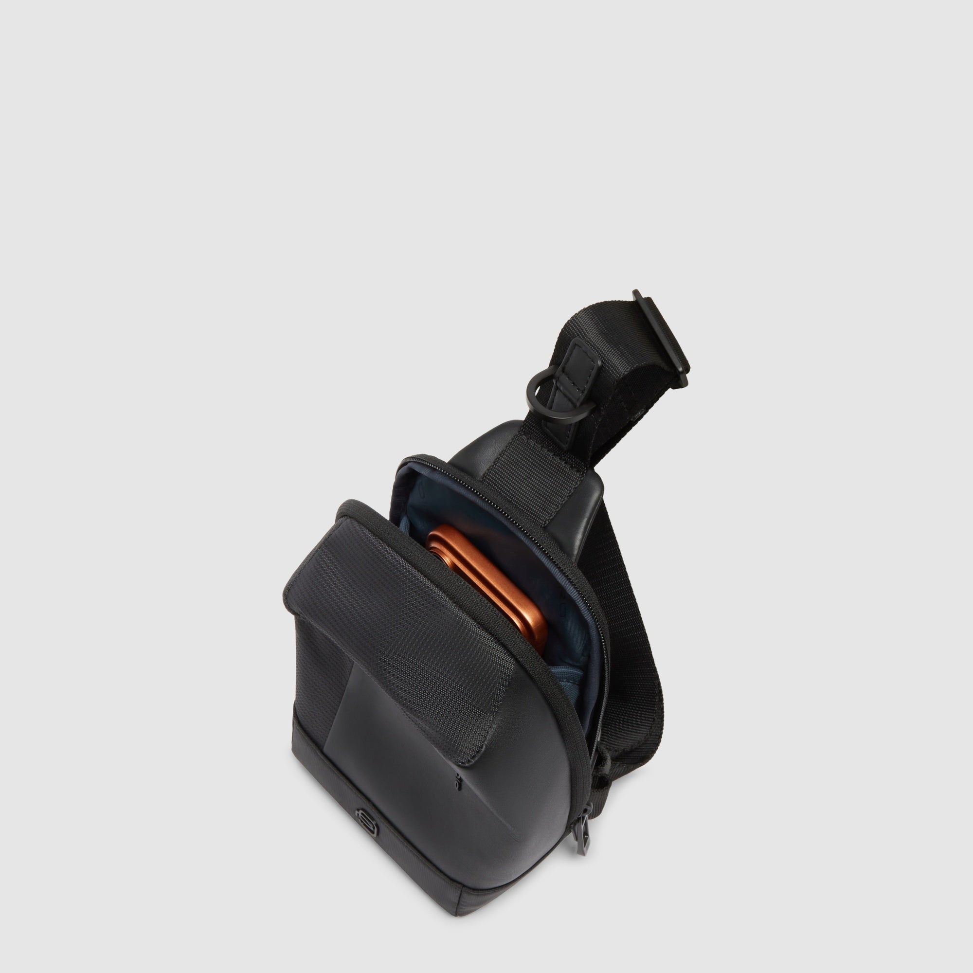 Piquadro Corner 2.0 Handytasche Recycling-Gewebe Schwarz