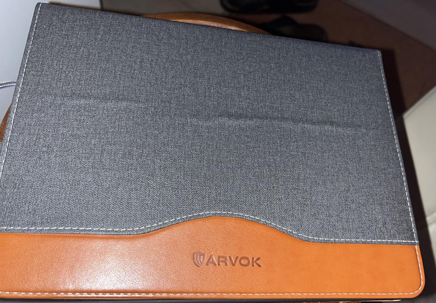 ARVOK Basic iPad Hülle 10,9 Zoll Grau-Braun mit Stifthalter
