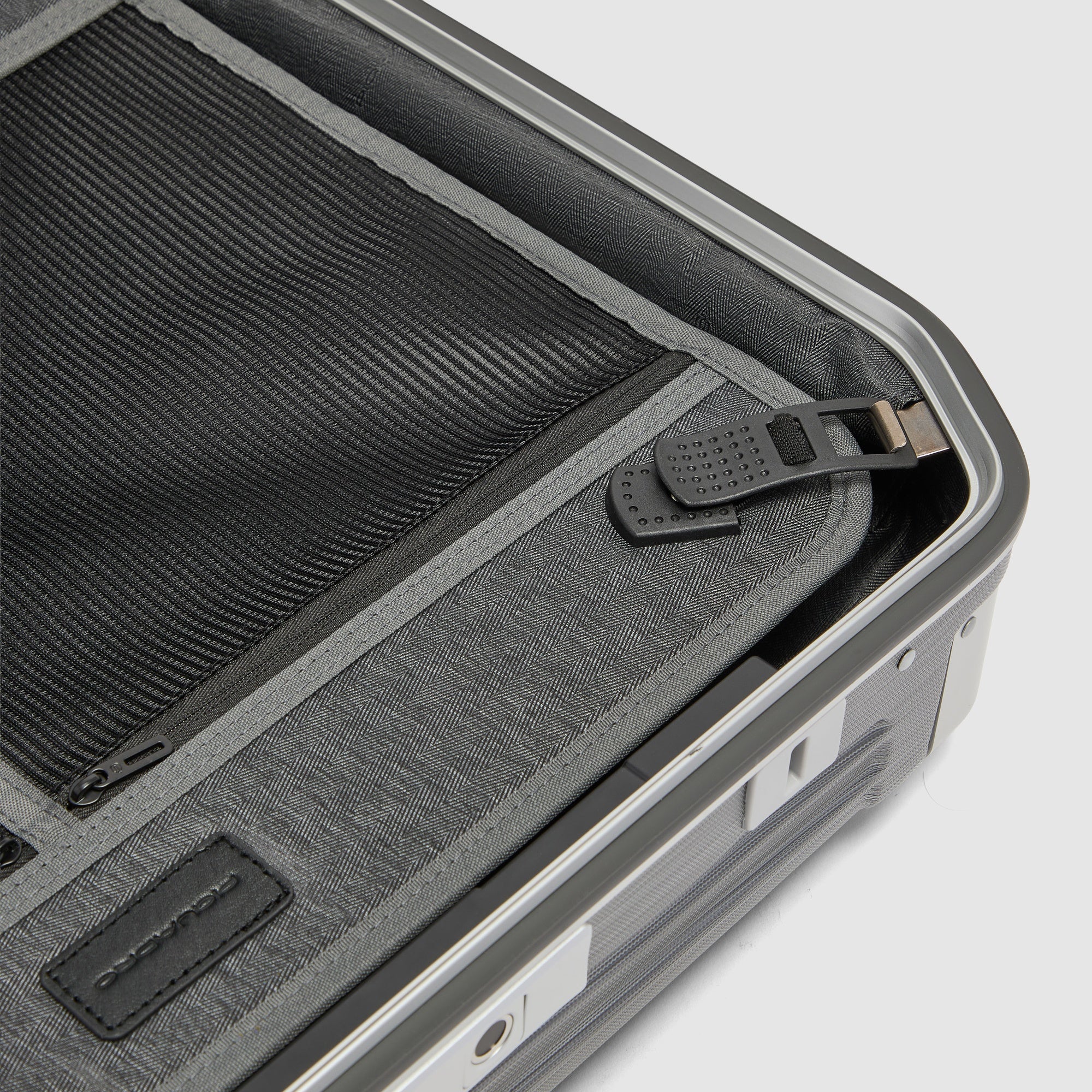 Piquadro PQ-Light Kabinentrolley Hart Fingerprint 4 Rollen