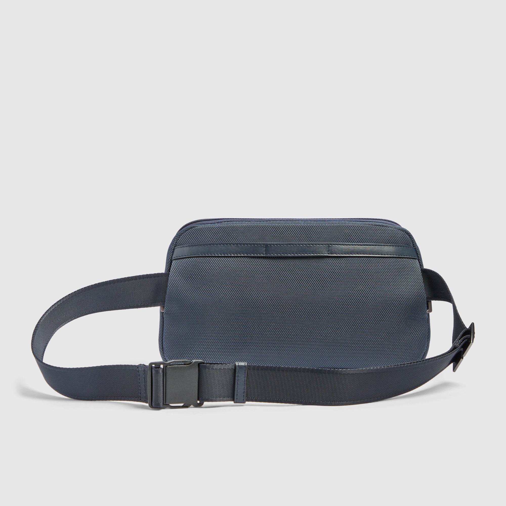 Piquadro Corner 2.0 Gürteltasche Herren Schwarz Recycelt