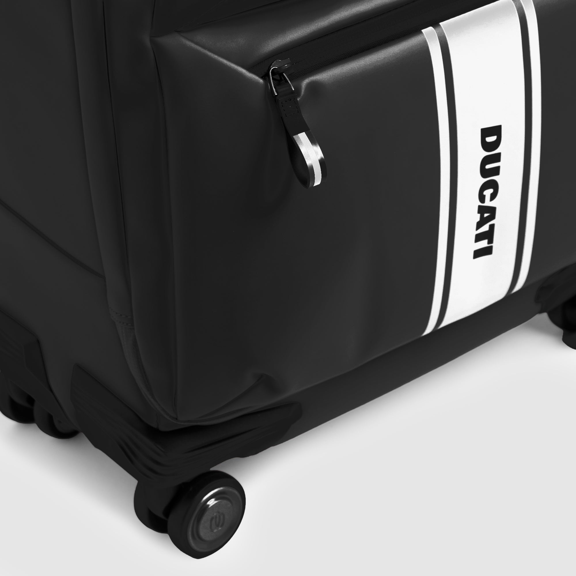 Piquadro x Ducati Cabin Trolley Slim Schwarz 15,6 Zoll
