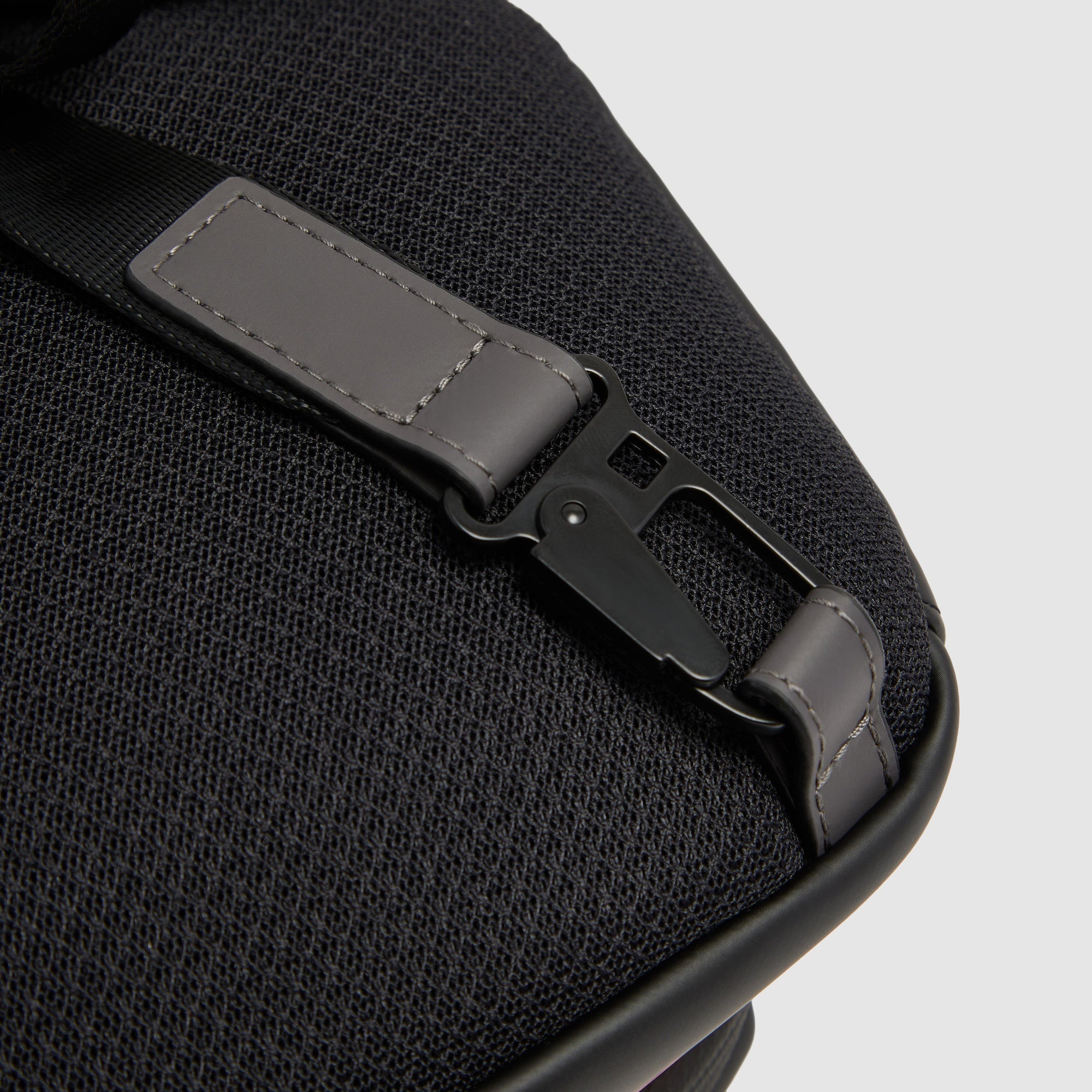 Piquadro x Ducati Slingbag Leder schwarz für iPad mini