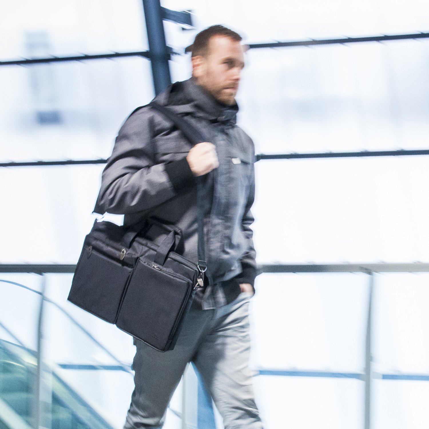 RIVACASE Regent Notebooktasche 16 Zoll Laptoptasche Schwarz