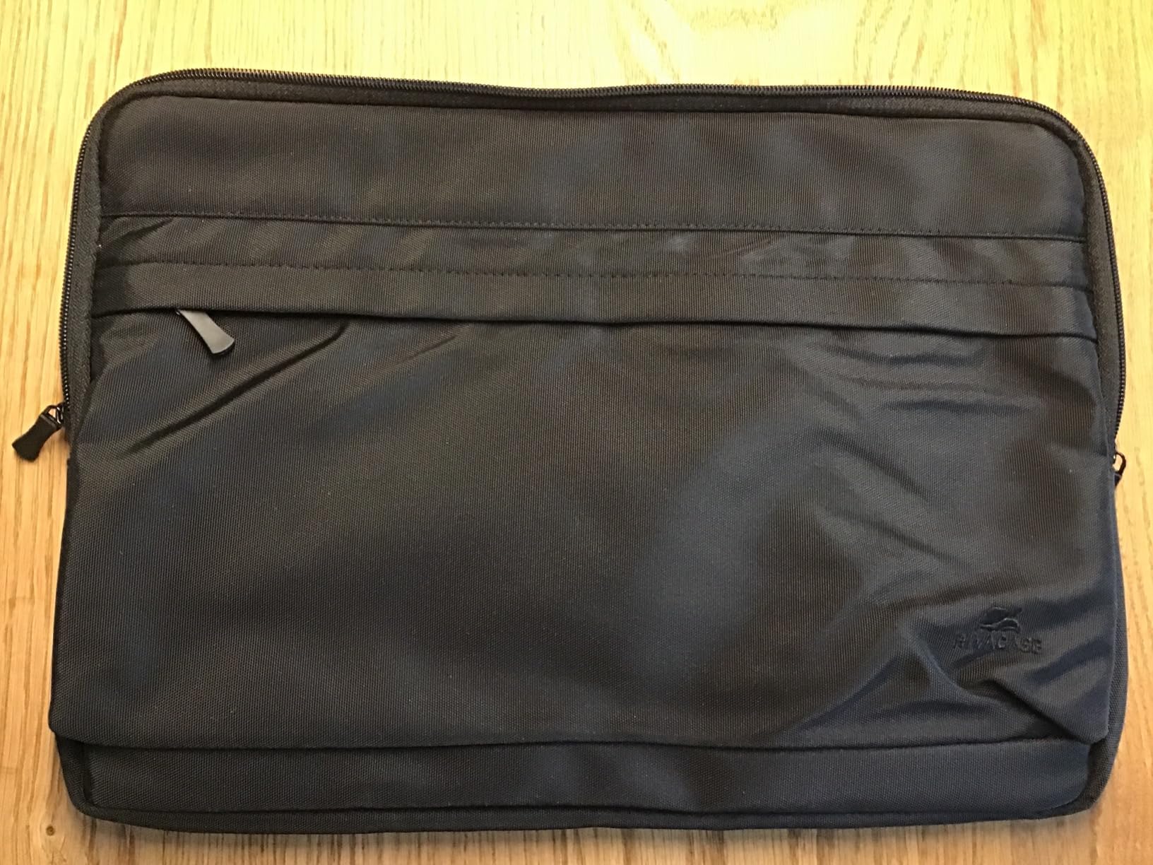 RIVACASE Antishock Laptoptasche 14 Zoll Schwarz