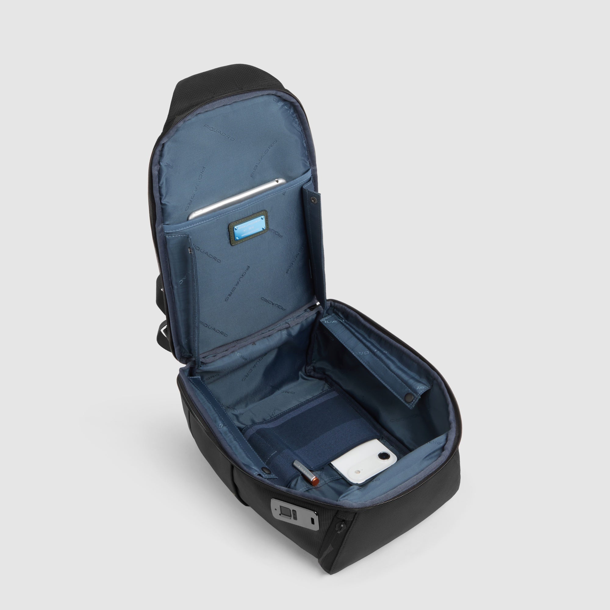 Piquadro Modus Umhängetasche schwarz Fingerprint iPad