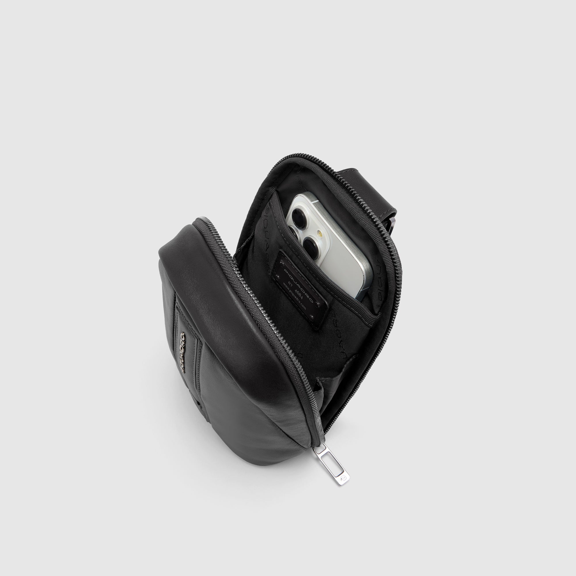 Piquadro Connequ Handytasche Leder schwarz mit Halsband