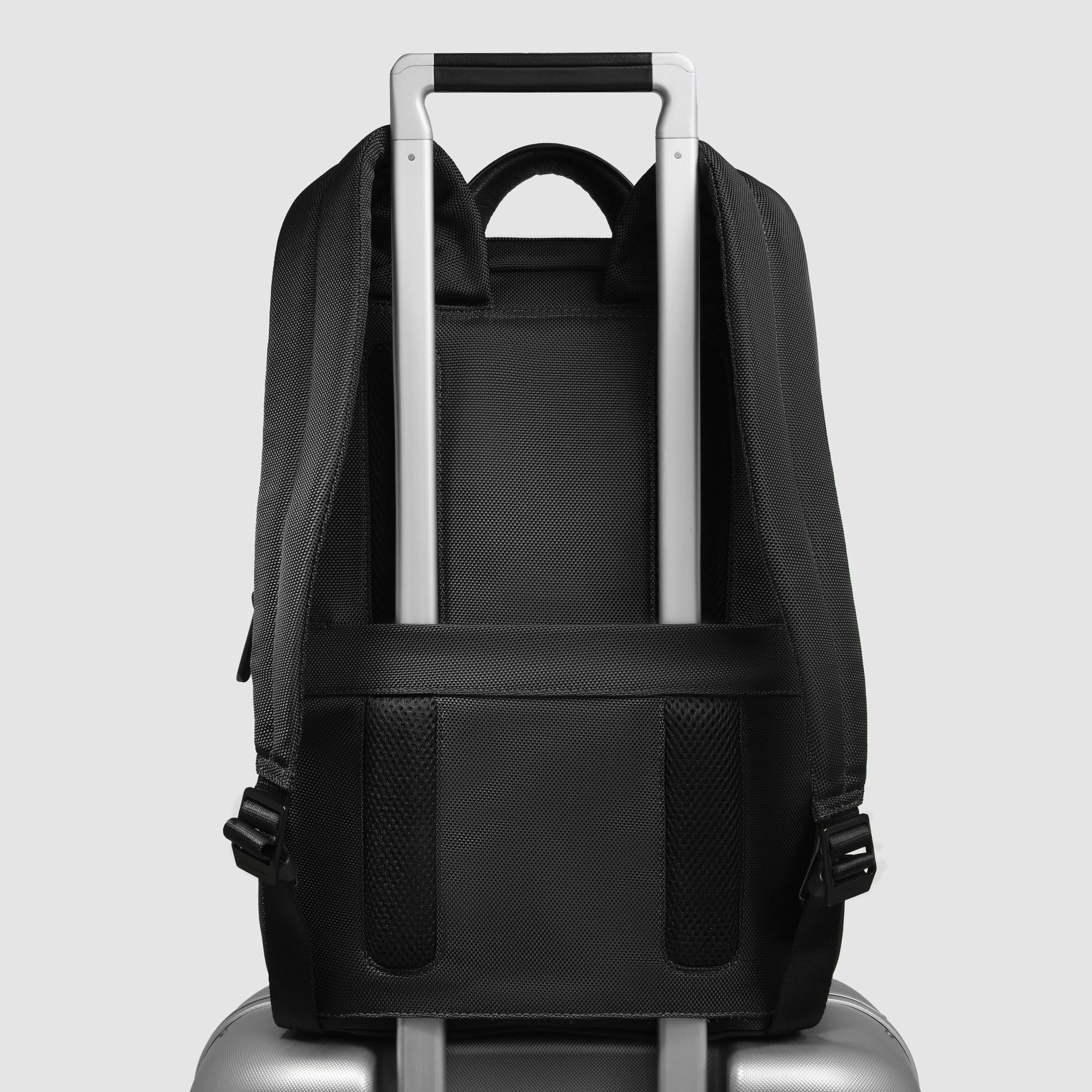 Piquadro Corner 2.0 Rucksack 14 Zoll Recycling schwarz N