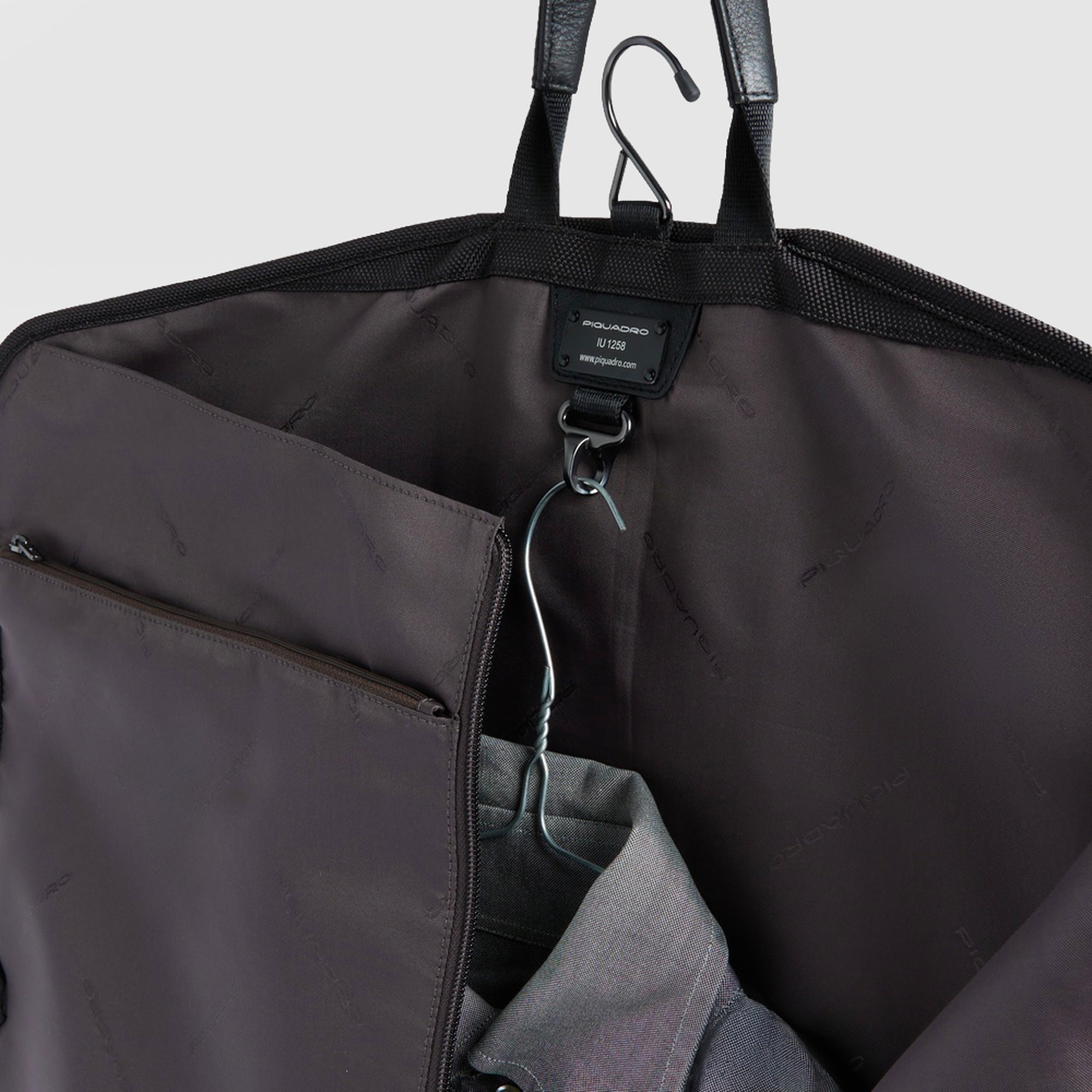 Piquadro Corner 2.0 Kleidersack faltbar N Recycling
