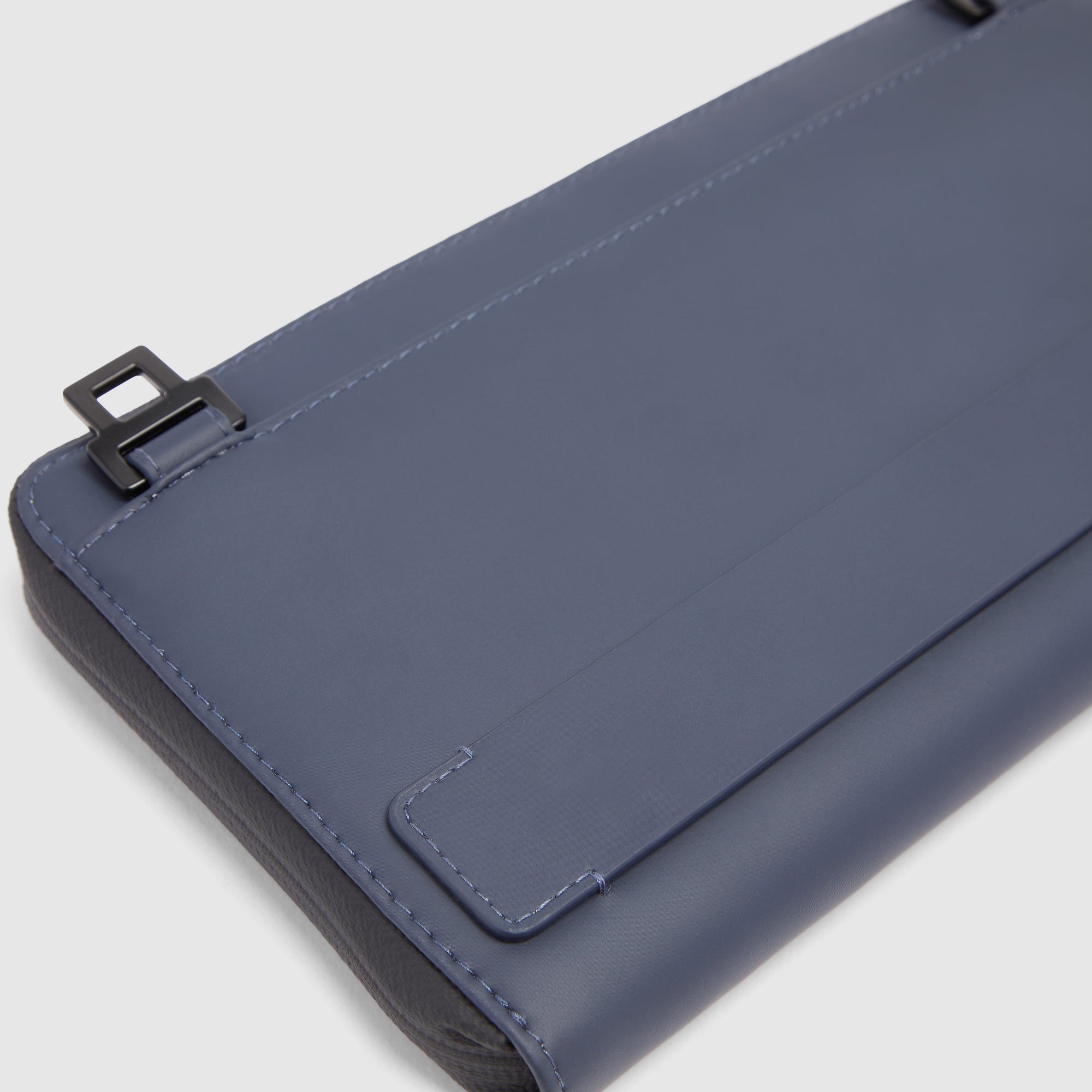 Piquadro Urban Pochette Clutch Schwarz wasserabweisend
