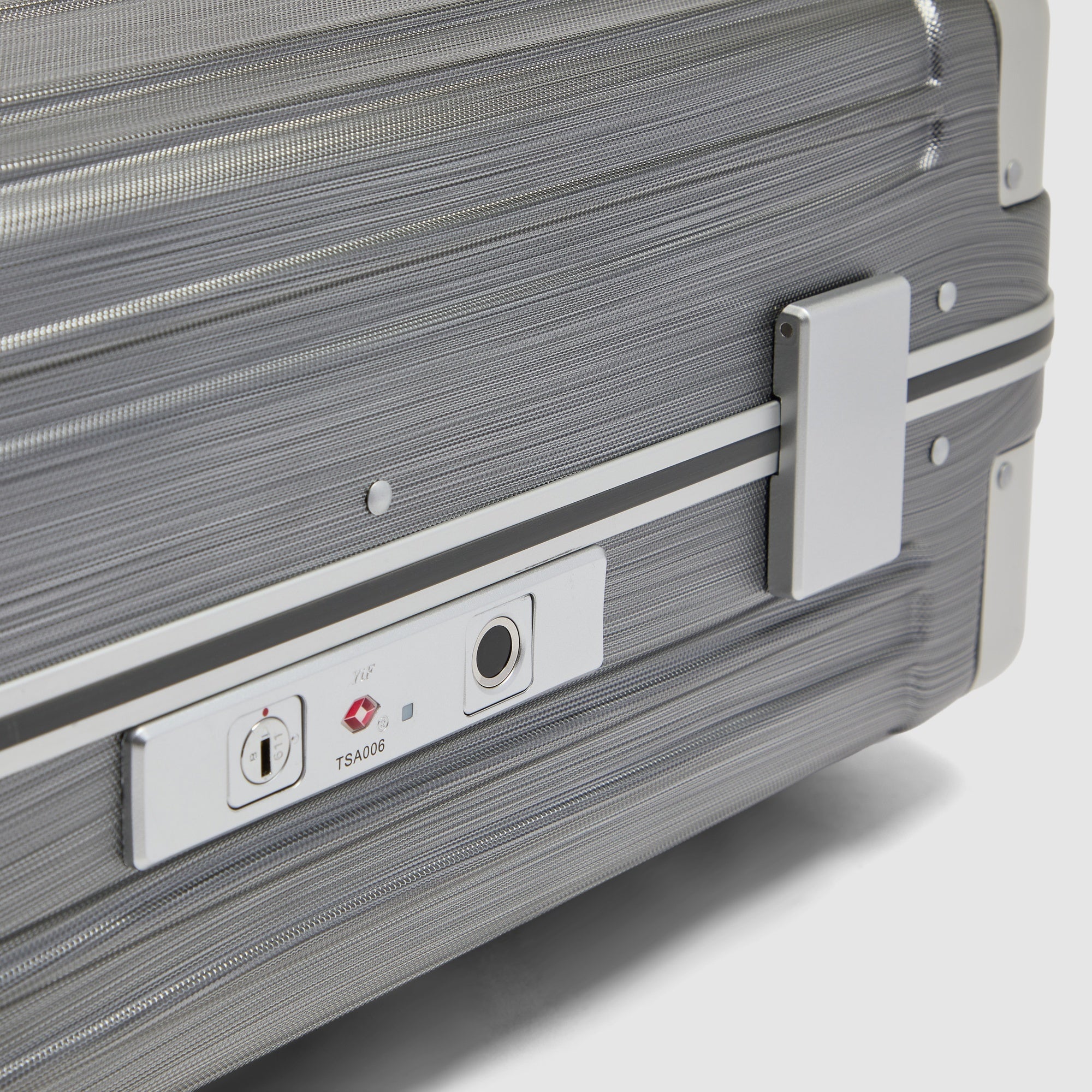 Piquadro PQ-Light Kabinentrolley Hart Fingerprint 4 Rollen