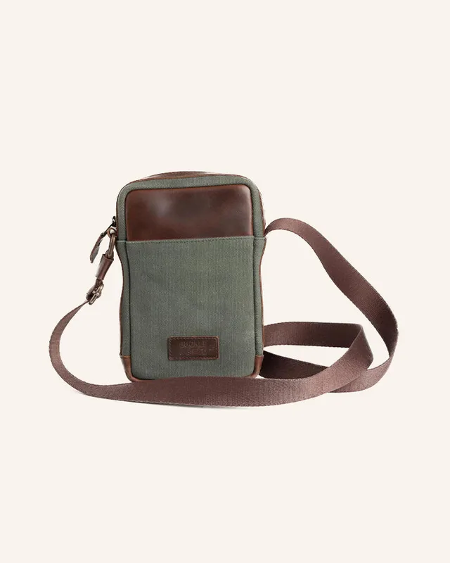 Buckle & Seam Runner Canvas Crossbody Bag Blau Innenfutter