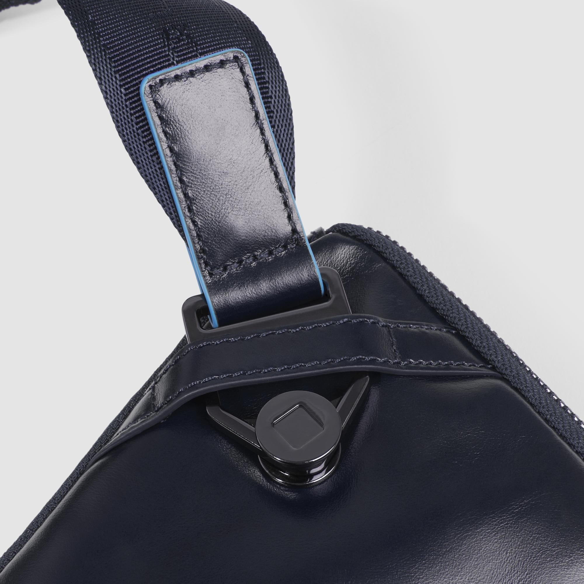 Piquadro Urban Bauchtasche Leder Dunkelblau erweiterbar