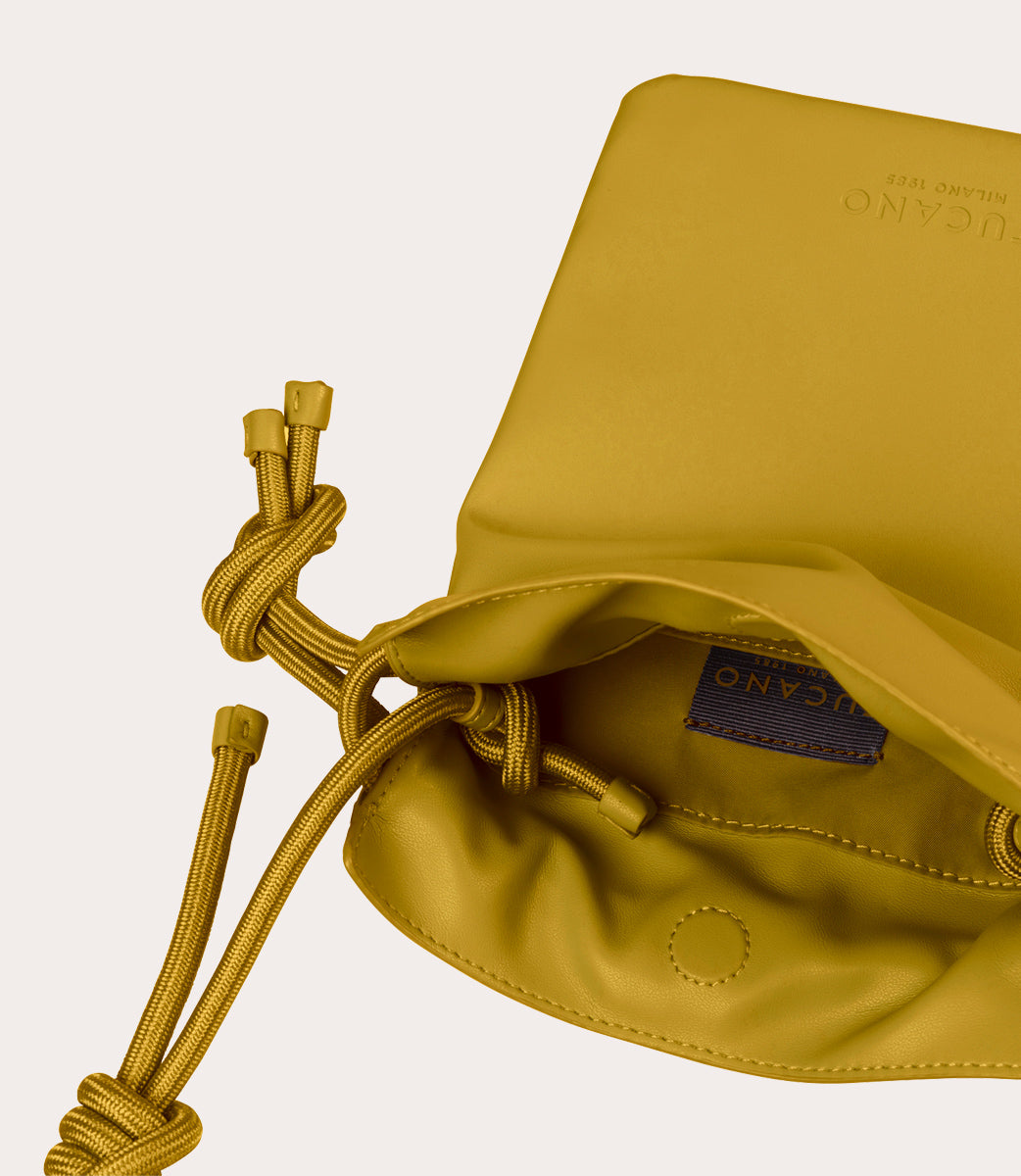 Tucano Nina Mini Tasche Schwarz Handytasche Kordelzug