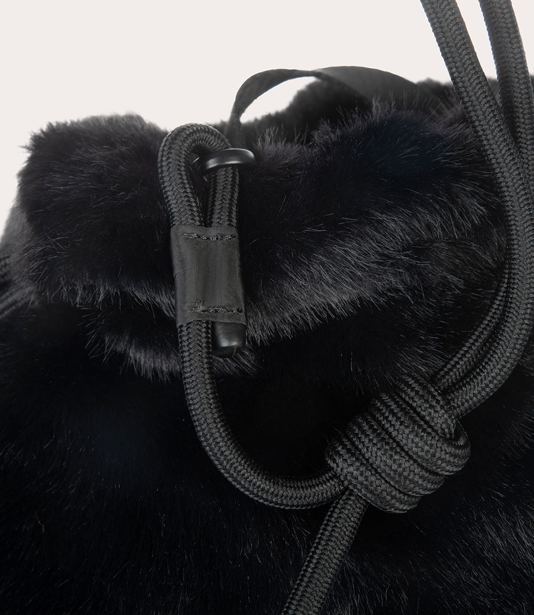 Tucano Nina Fur Beautybag Schwarz Plüsch Kordelzug