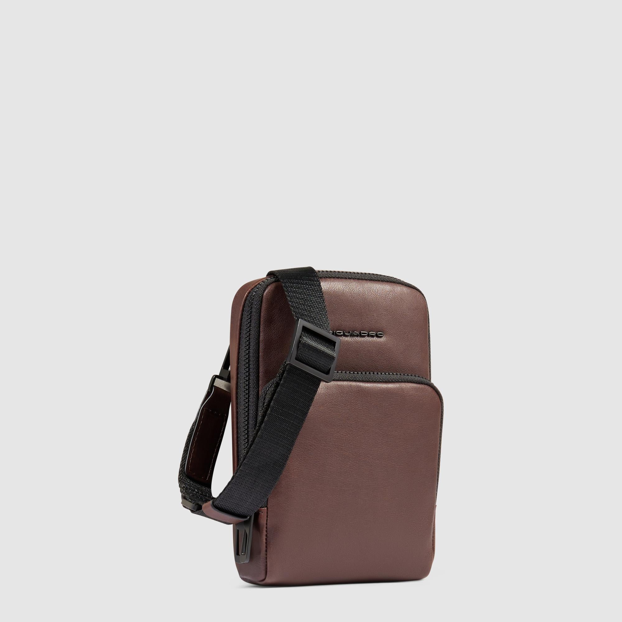 Piquadro Connequ Handytasche Leder Umhängen schwarz Kartenfach