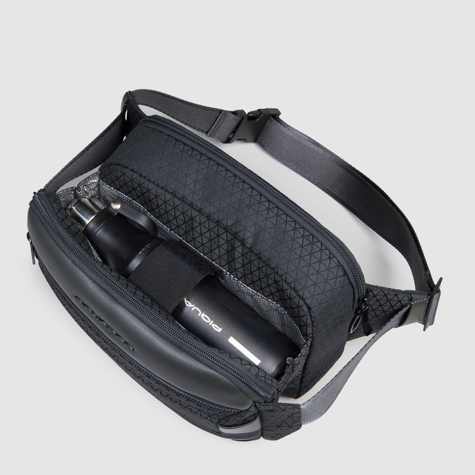 Piquadro Corner 2.0 Bauchtasche Herren Recycled Schwarz