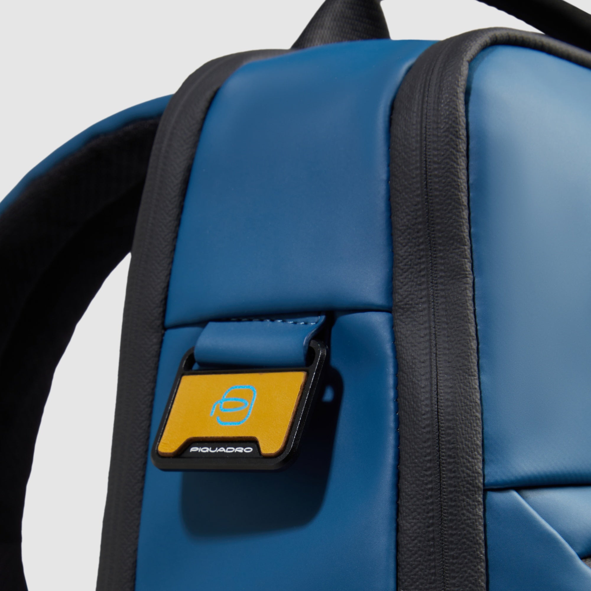 Piquadro Corner 2.0 Laptop-Rucksack 14 Zoll Blau wasserdicht