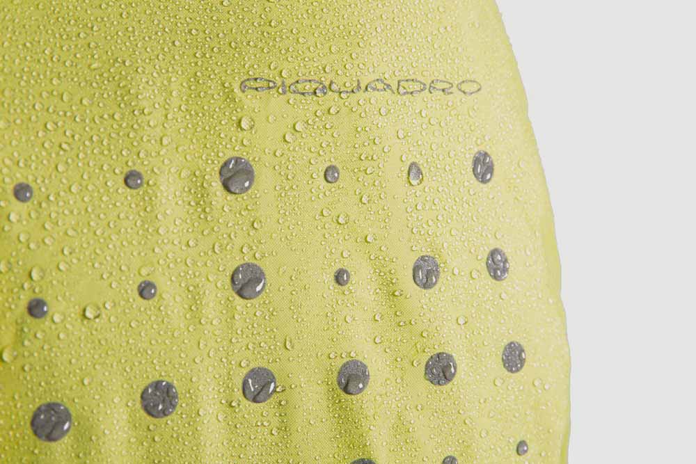 Piquadro PQ-Light Regenhülle Rucksack Größe L schwarz
