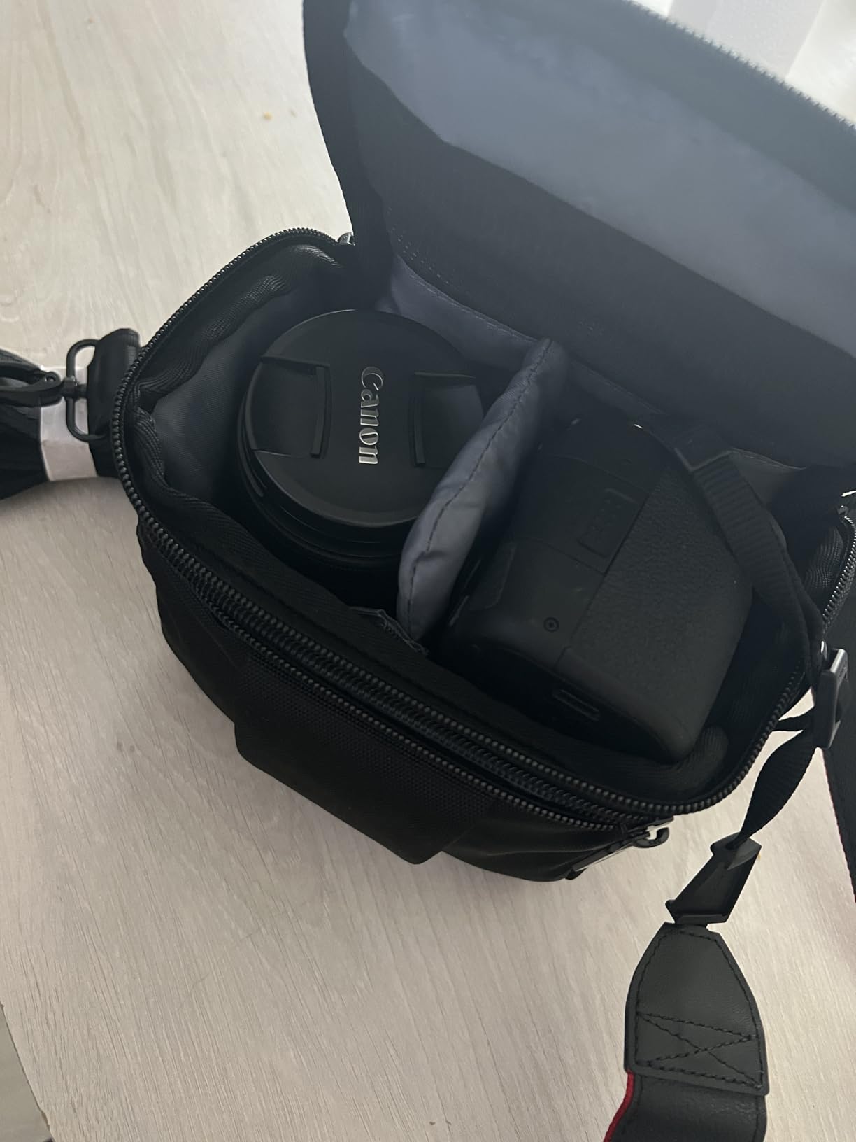 Pedea Guard Kameratasche Schwarz Messenger