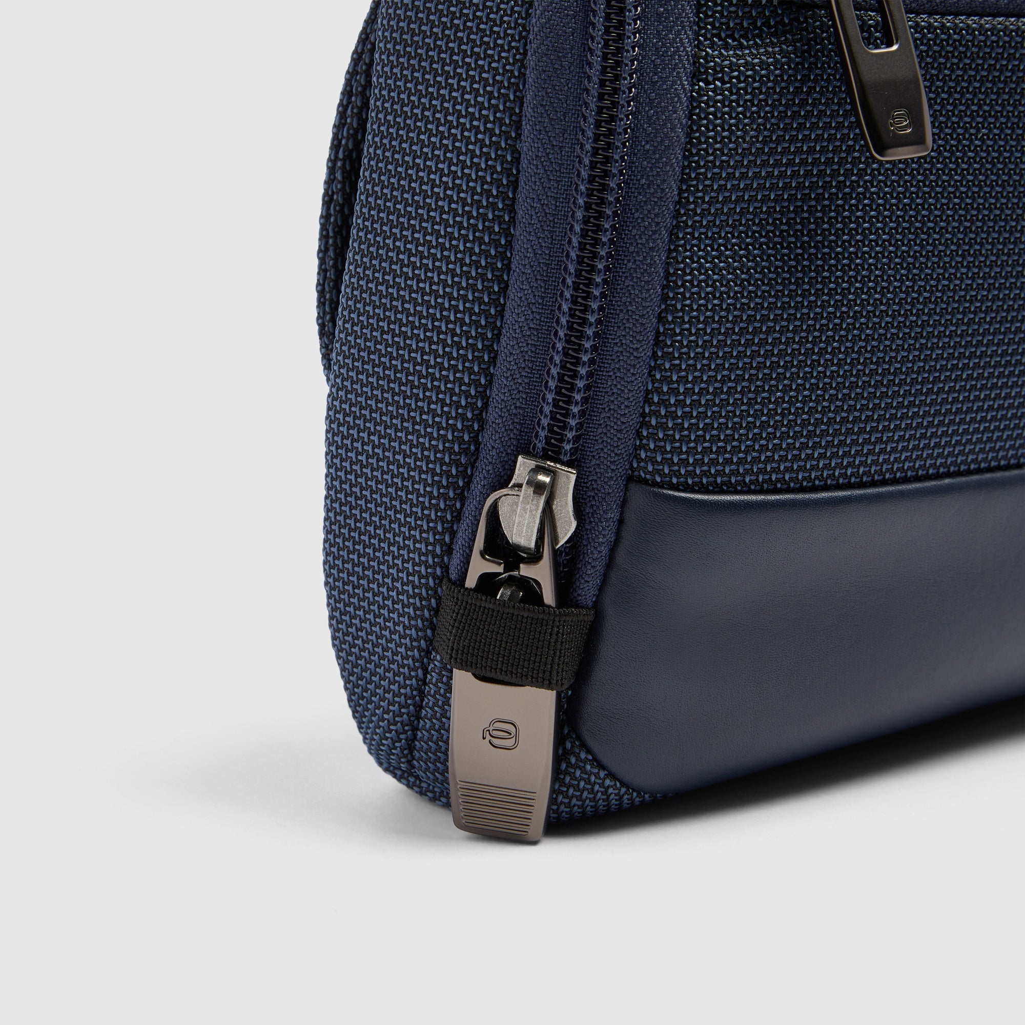 Piquadro Corner 2.0 Gürteltasche Herren Schwarz Recycelt