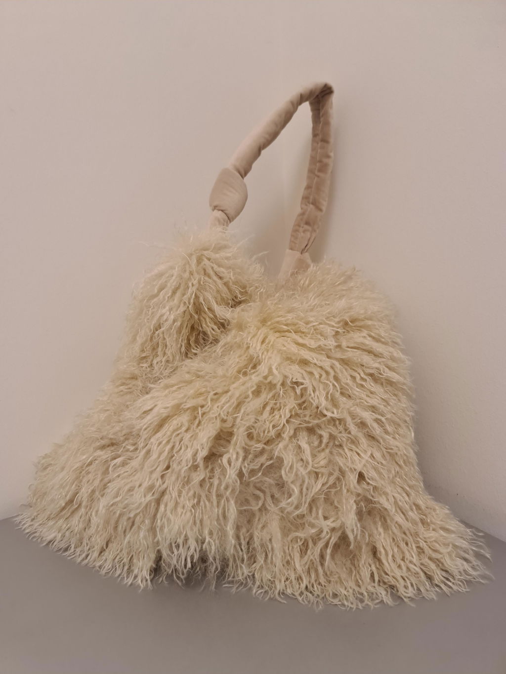 Tucano Mongolian Tote Schwarz Kunstfell Shopper