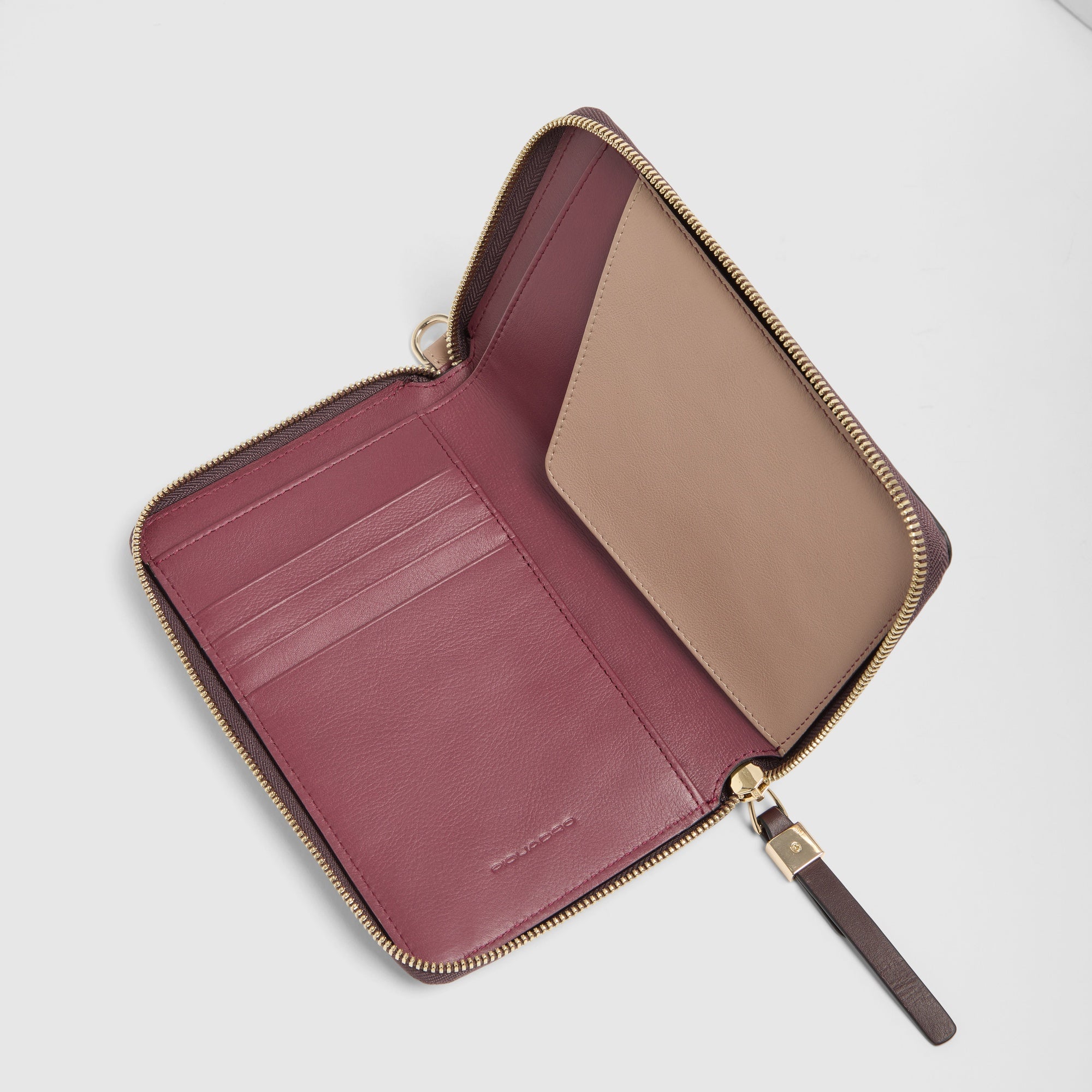 Piquadro Blue Square Reisepasshülle Leder schwarz mit Reissverschluss