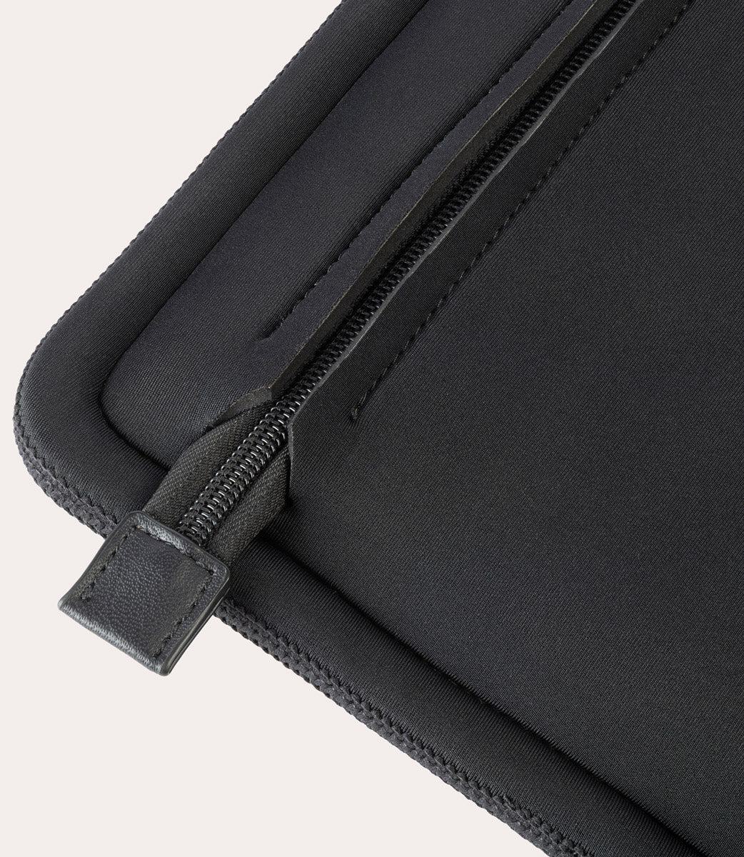 Tucano Intorno MacBook Hülle 16 Zoll Schwarz Neopren