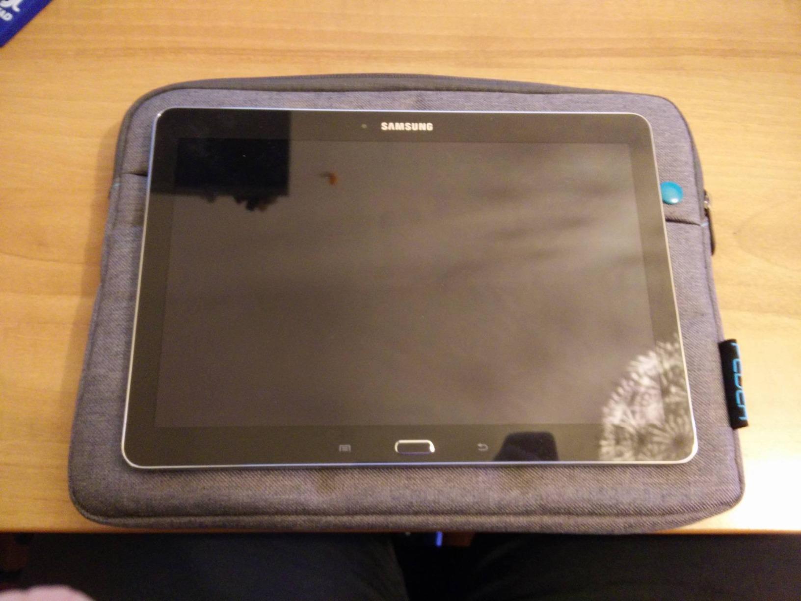 Pedea Tablet 9-11 Zoll Tasche Sleeve grau mit Zubehörfach