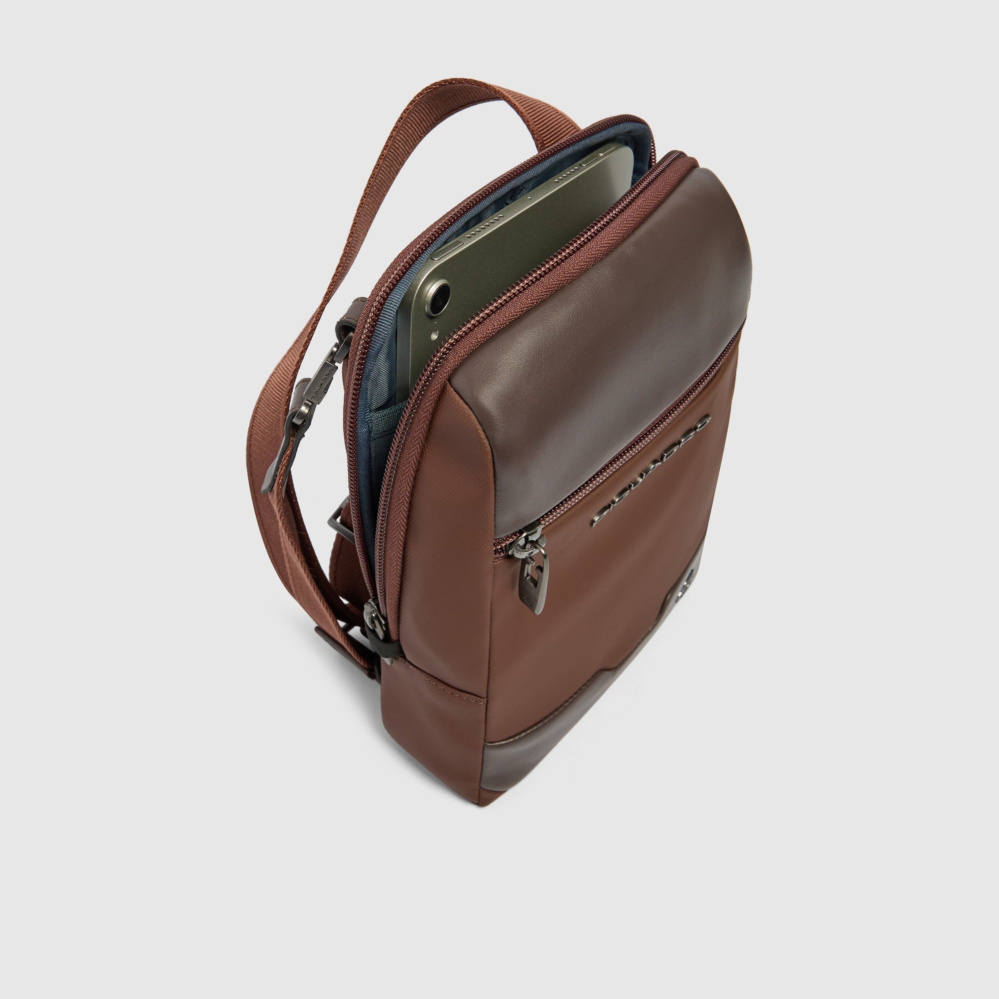 Piquadro Corner 2.0 Herrentasche Schwarz iPad mini Recycling