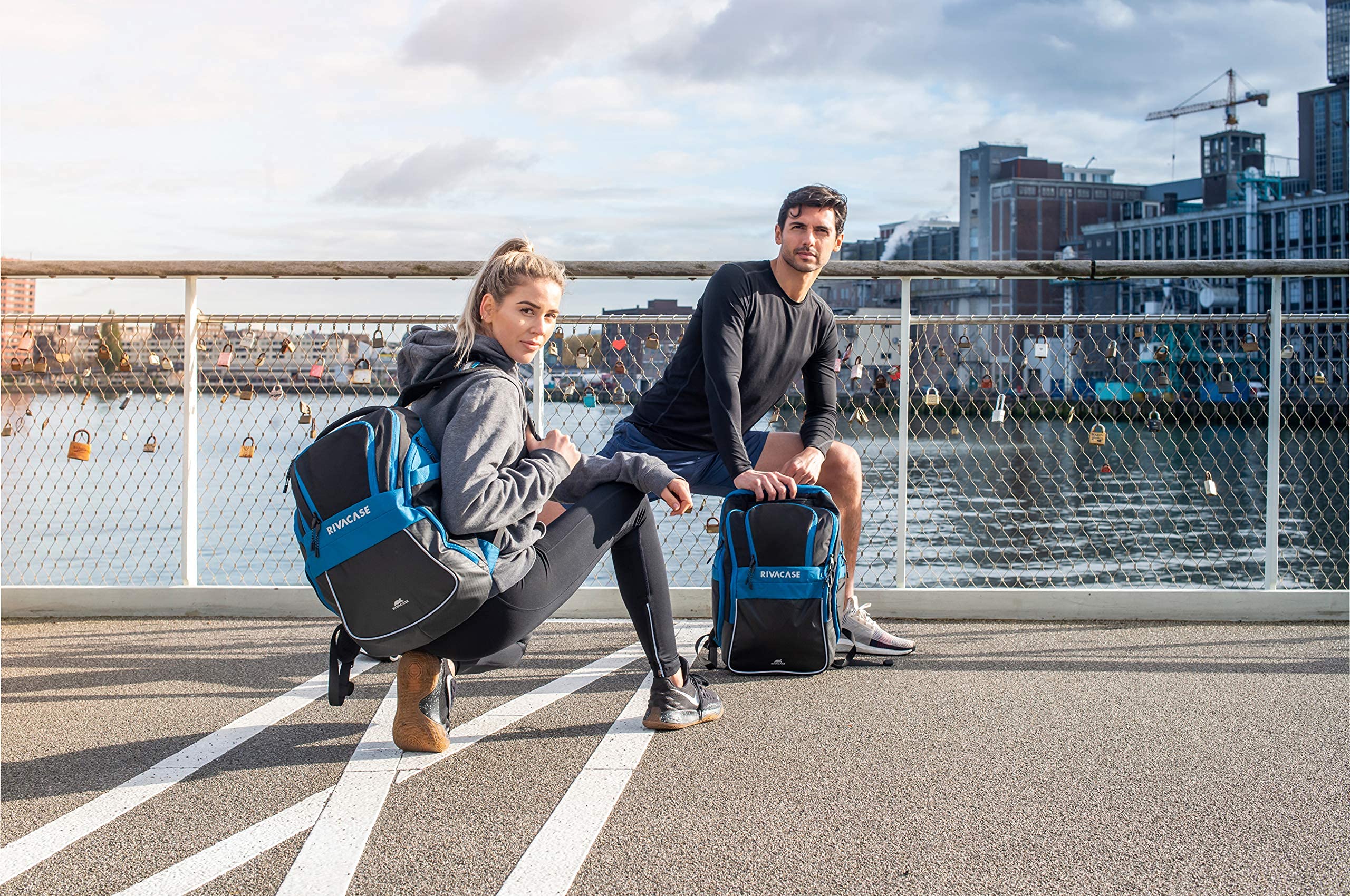 Rivacase Ipanema Rucksack 15,6 Zoll blau reflektierend