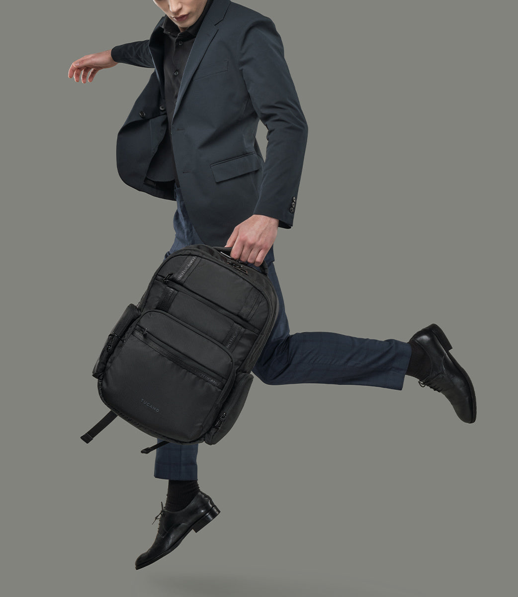 Tucano Sole Gravity Rucksack Schwarz 17 Zoll AGS